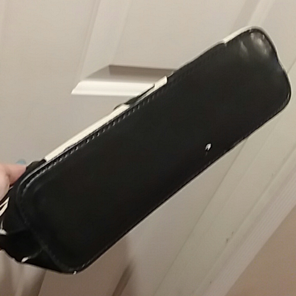 Purse - Picture 3 of 7
